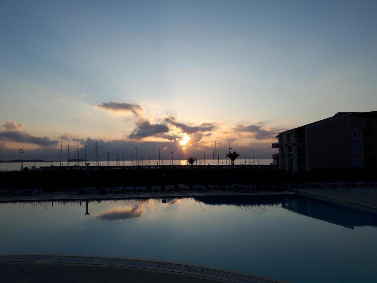 Ferienwohnung Magnifique Rez De Jardin & Piscine & Bord De Mer Six-Fours-les-Plages Exterior foto